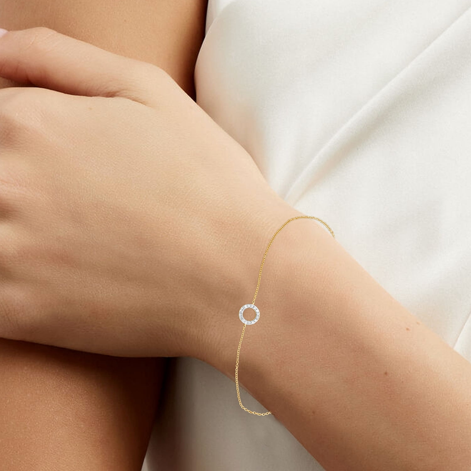 Brilliance Fine Jewelry Lab-Grown Diamond Halo Circle Bracelet in Yellow Gold-Plated Silver - Image 3