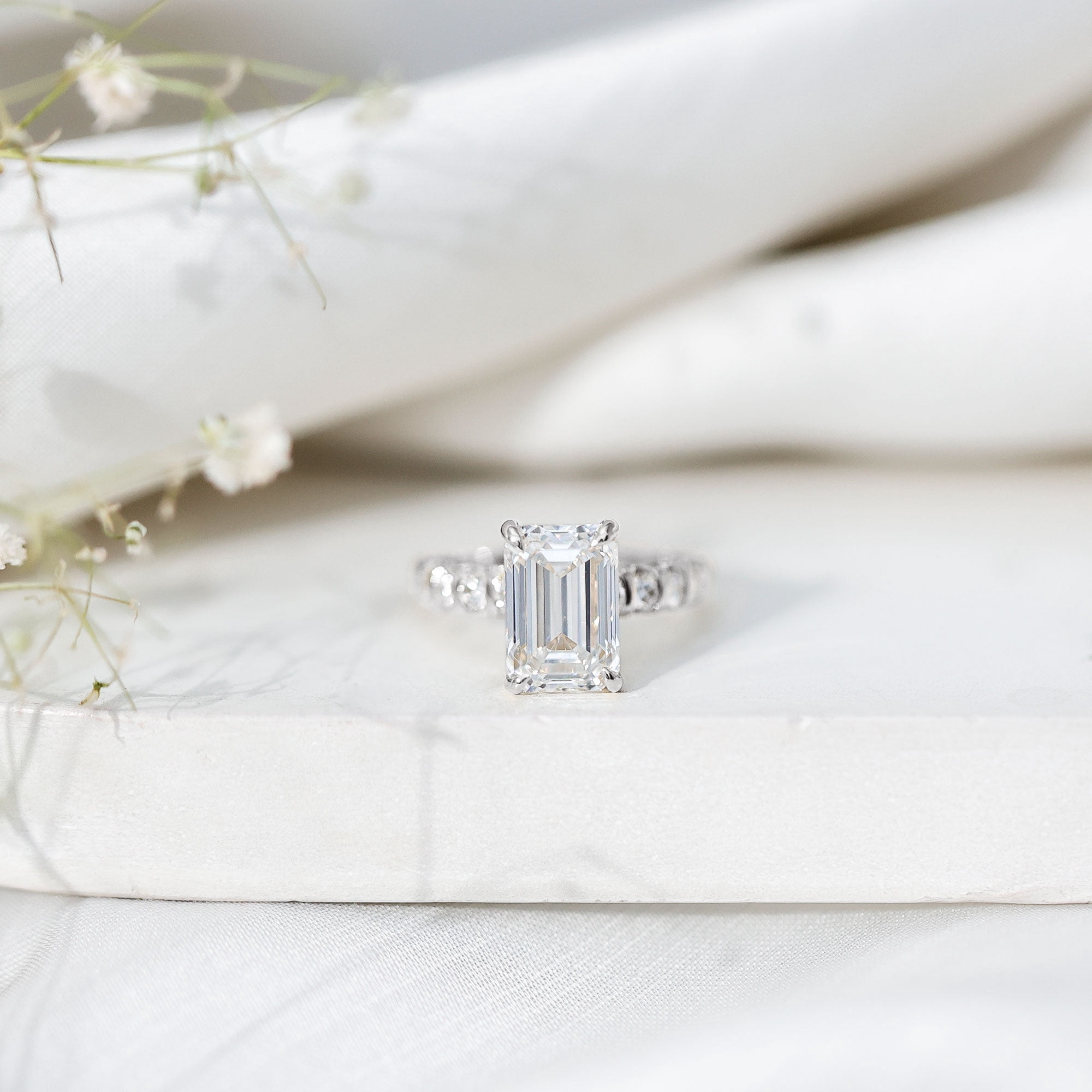 Rosec Jewels IGI Certified Lab Grown Diamond 3 Carat Engagement Ring - Emerald Cut Diamond Ring (E-VS1 Quality) - with Jewelry Box, 925 Sterling Silver, US 4.00 - Image 4