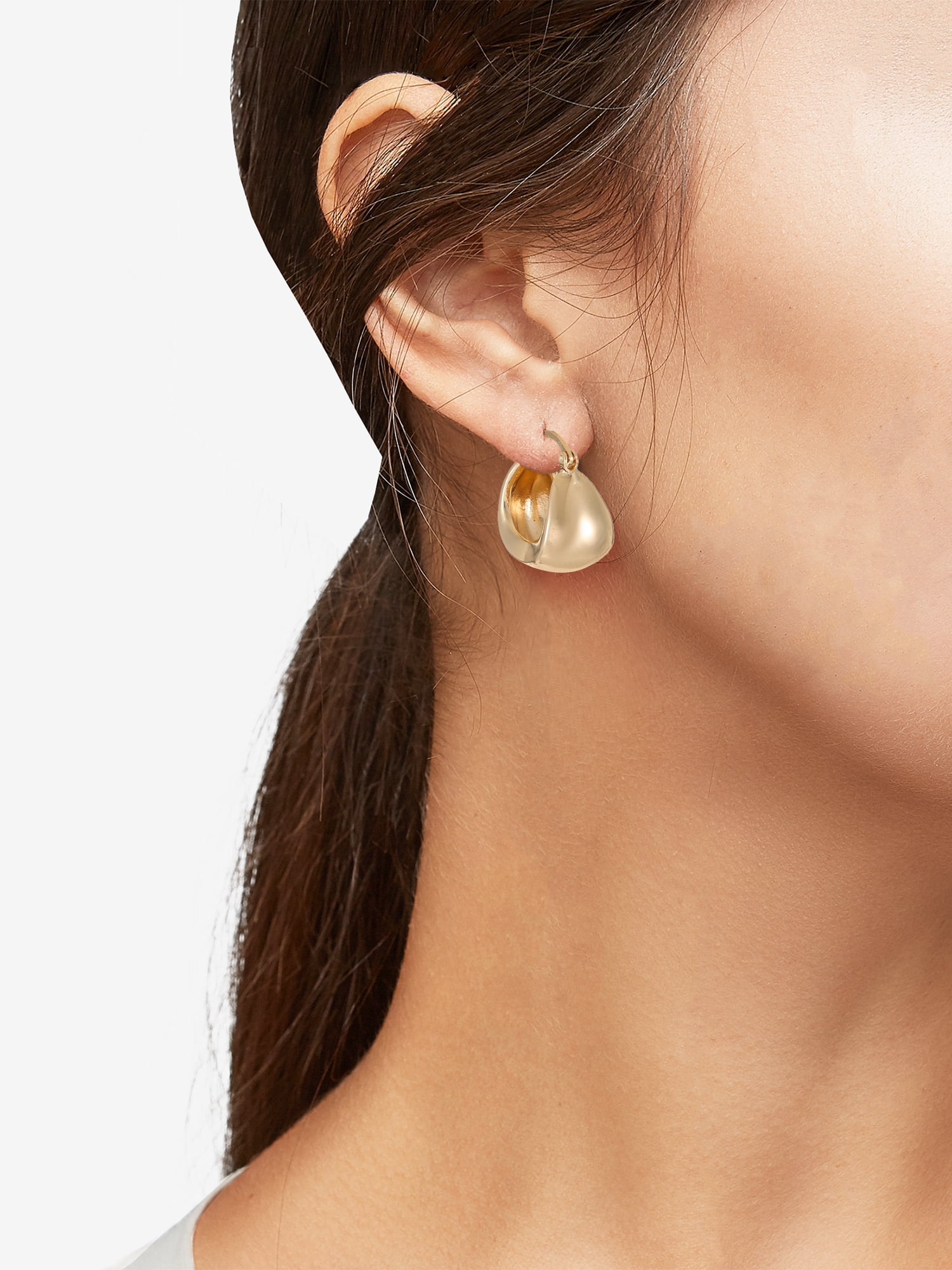 Time and Tru Goldtone Chunky Snap Hoop Earring, 1 Pair - Image 4